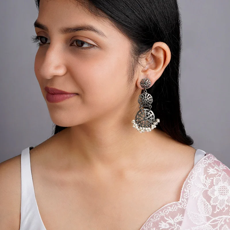 Rooh Silver Oxidised Pearl Earring